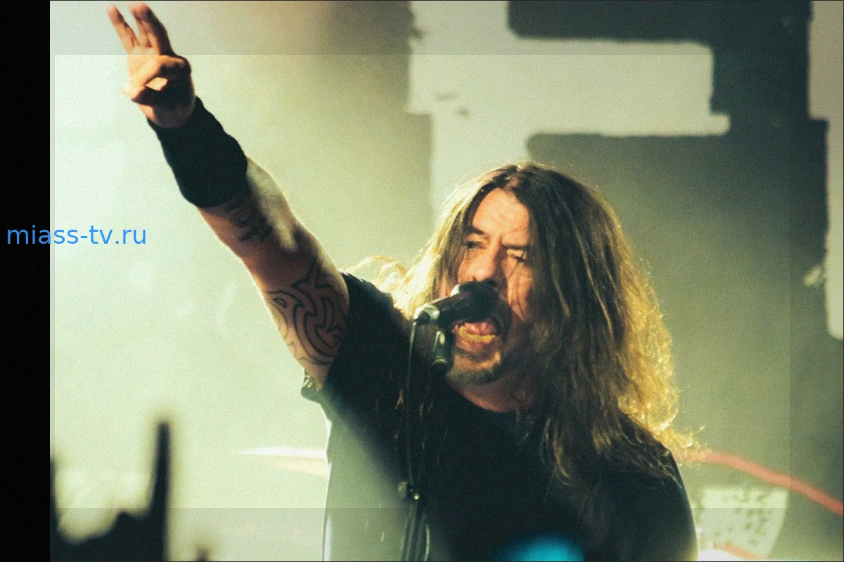 «Радио больше не играет для меня рок»: Фаны Foo Fighters скорбят о закате рок-музыки